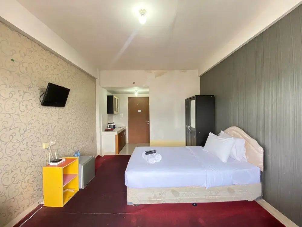 Beauty Spacious Studio Room At Pinewood Apartment Jatinangor