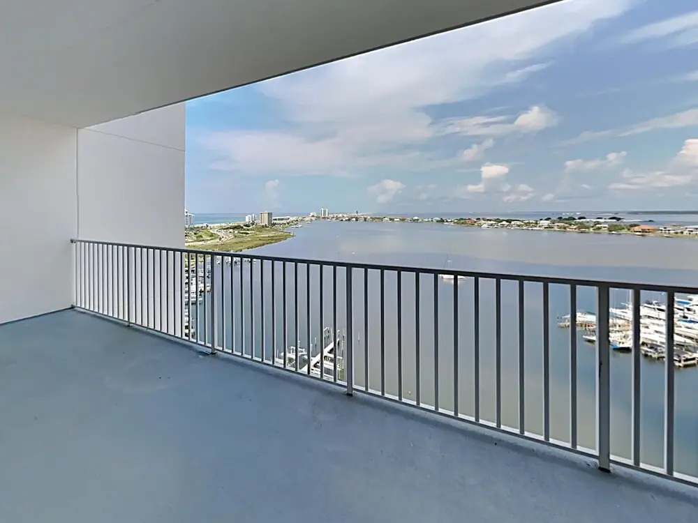 South Harbour 12E