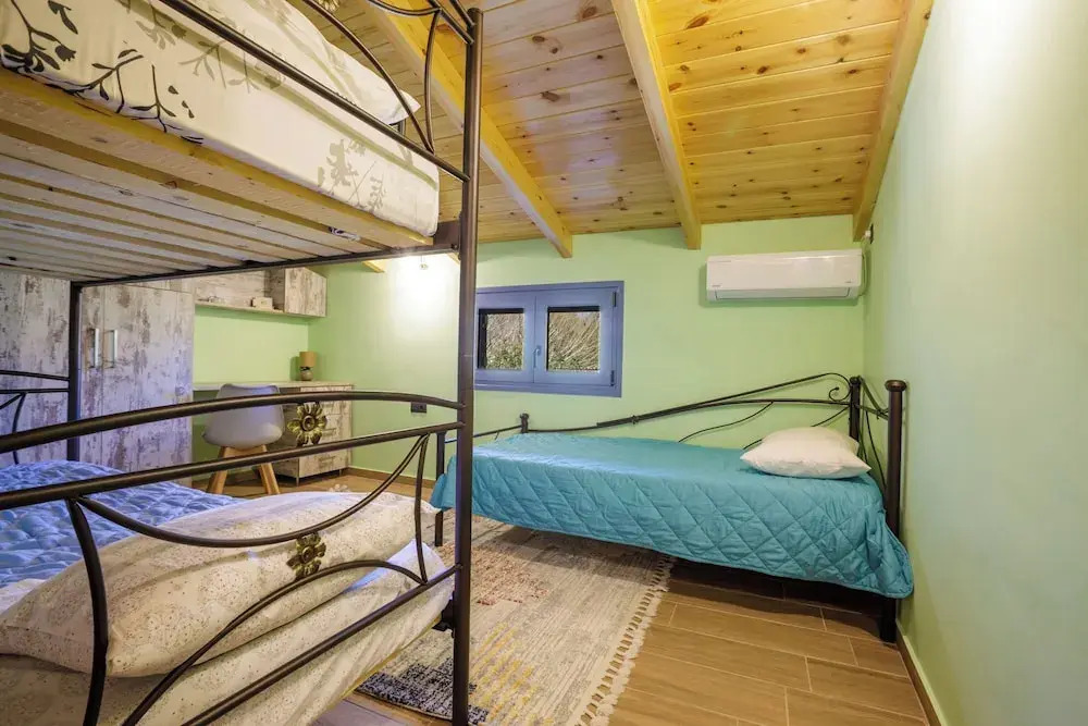Maritinas Stone House & Apartment On The Beach