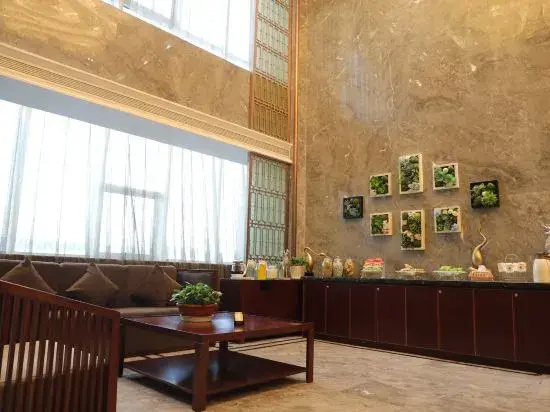 Asia Europe Hotel (Lan Da Er Yuan Branch, Xiguan Metro Station)