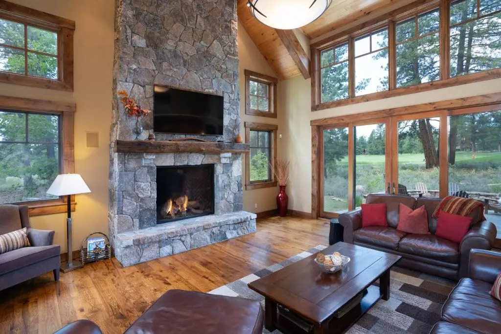 Luxury 4BD Residence on Old Greenwood Golf Course. Free Grocery Delivery
