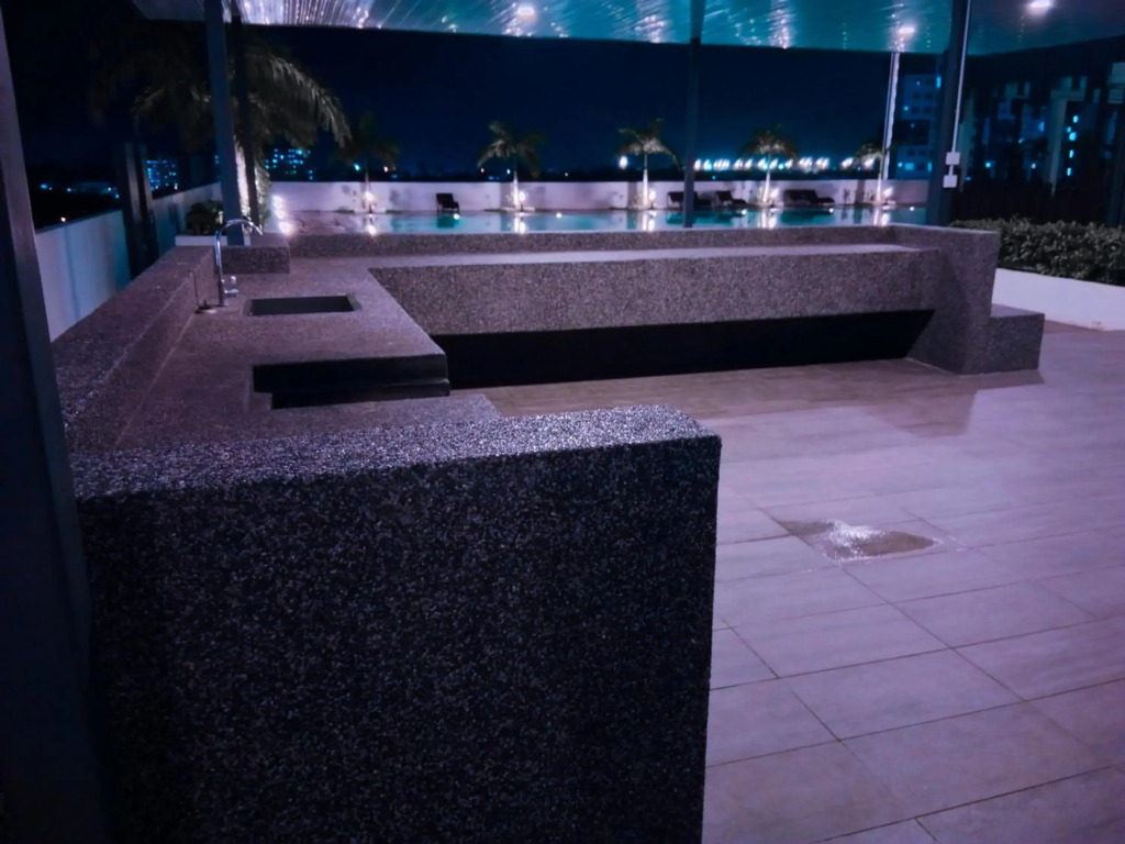 Comfortable18 3R2B 7pax Meritus Perai