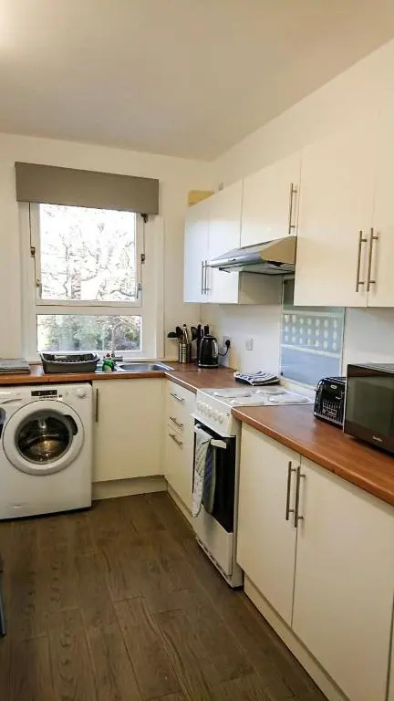 Carnock Road Apartment - Silverburn Shopping Centre