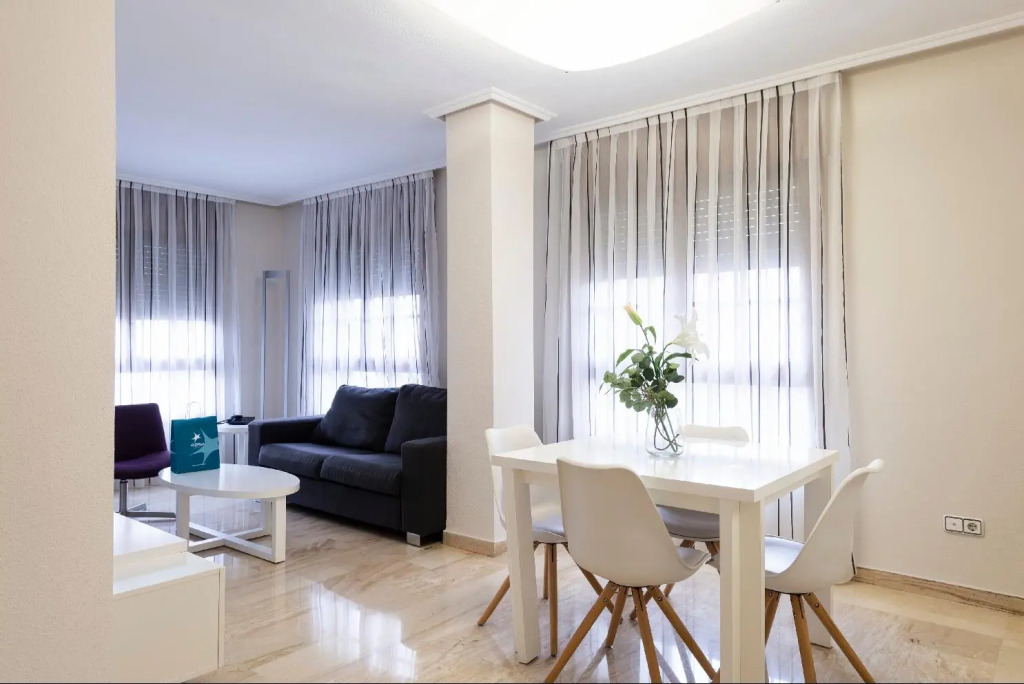 Aparthotel Los Girasoles