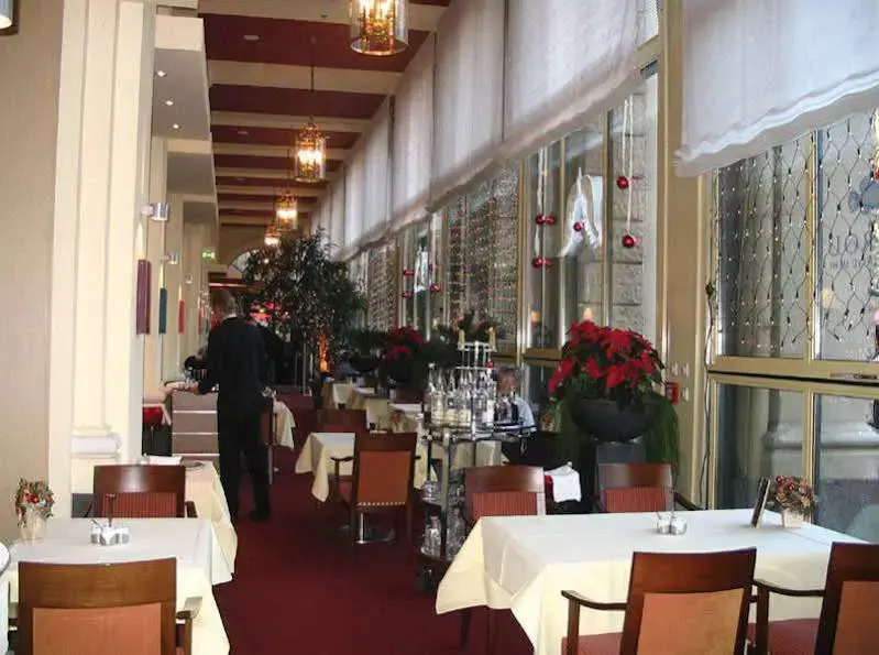 Le Meridien Dom Koln