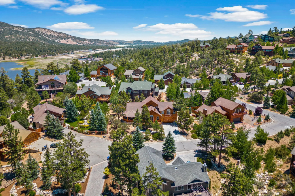 Linaker Lodge by Avantstay Gorgeous Cabin in Big Bear w/ Views