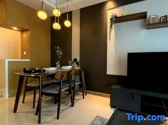 R&F Sea View 2BR  High-End Design, 1 Carpark , 6pax