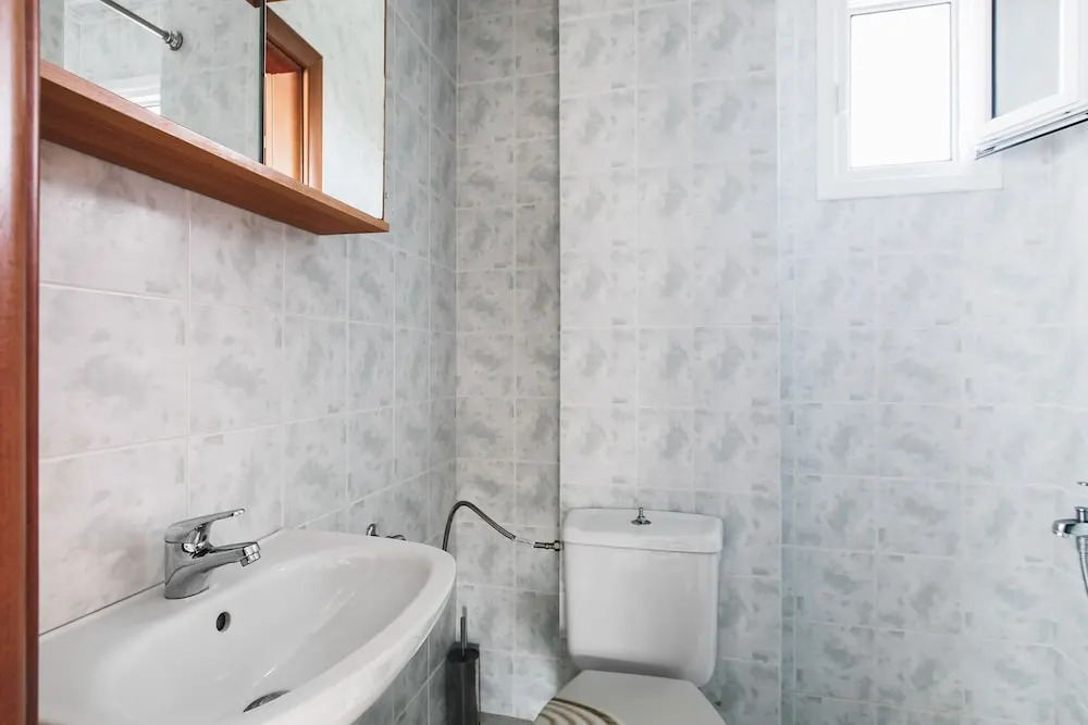 Chloe Apartments by QR booking