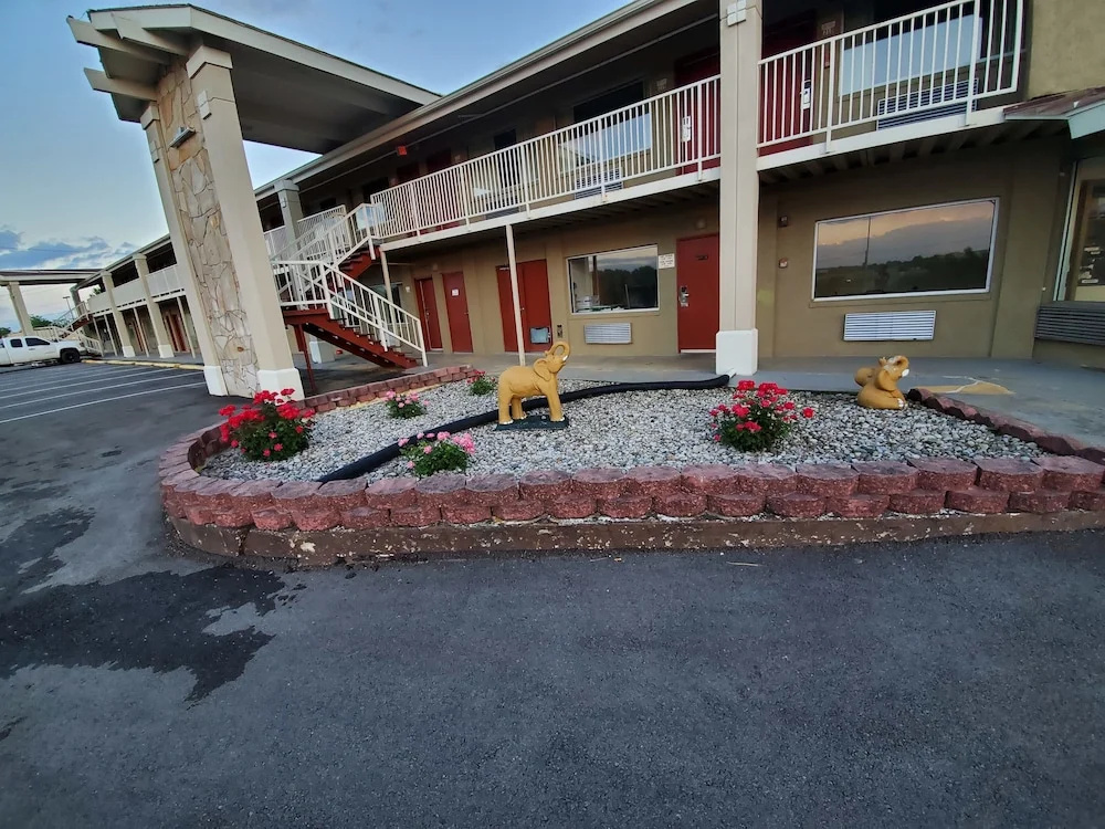 Big Spring Inn Madisonville