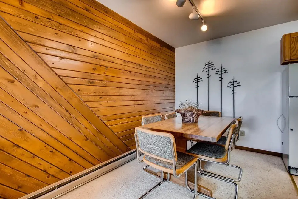 2 Br Buttes - Breathtaking Views Of Mountain Range 2 Bedroom Condo - No Cleaning Fee! by RedAwning