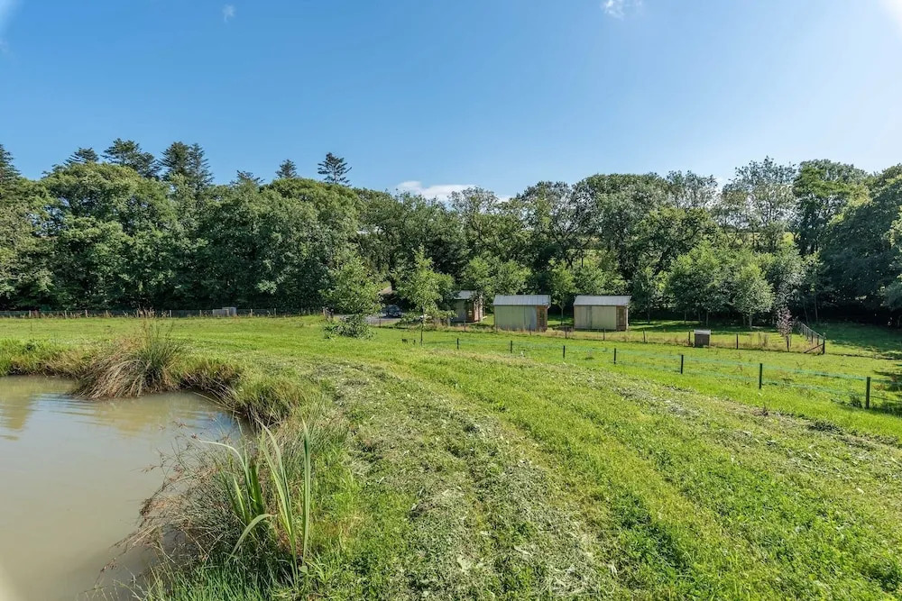 Sunset Cabins at The Oaks Woodland Retreat