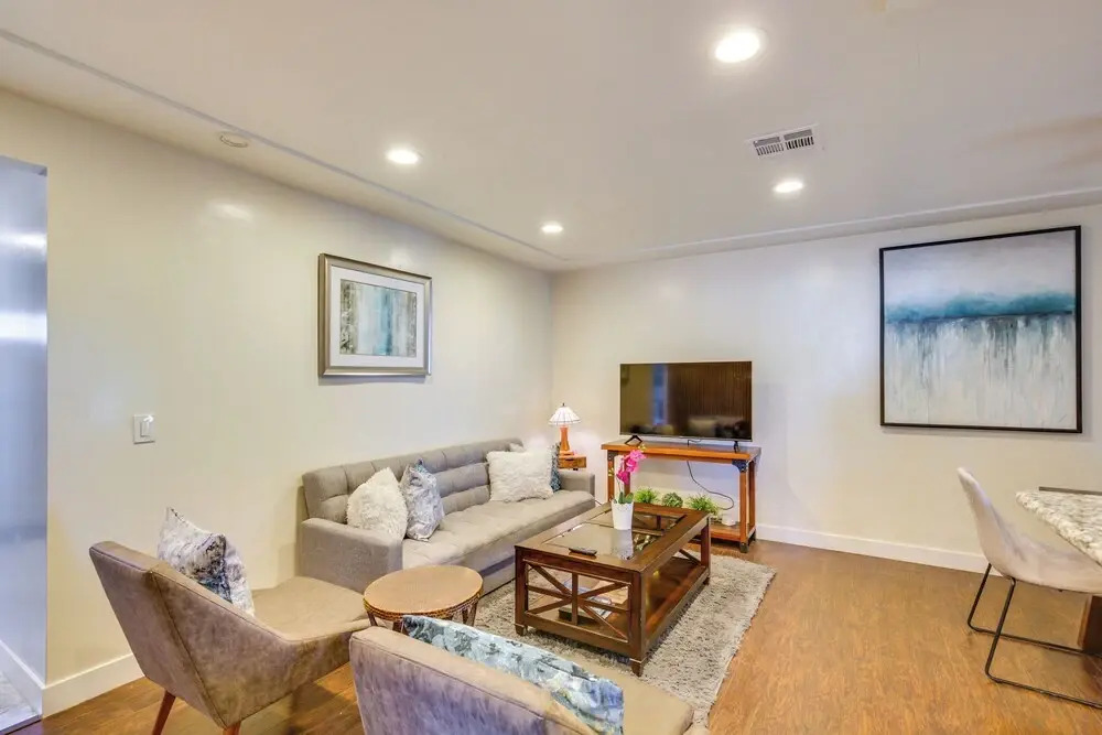 Modern Duplex Near Gaylord Resort & Bayfront!