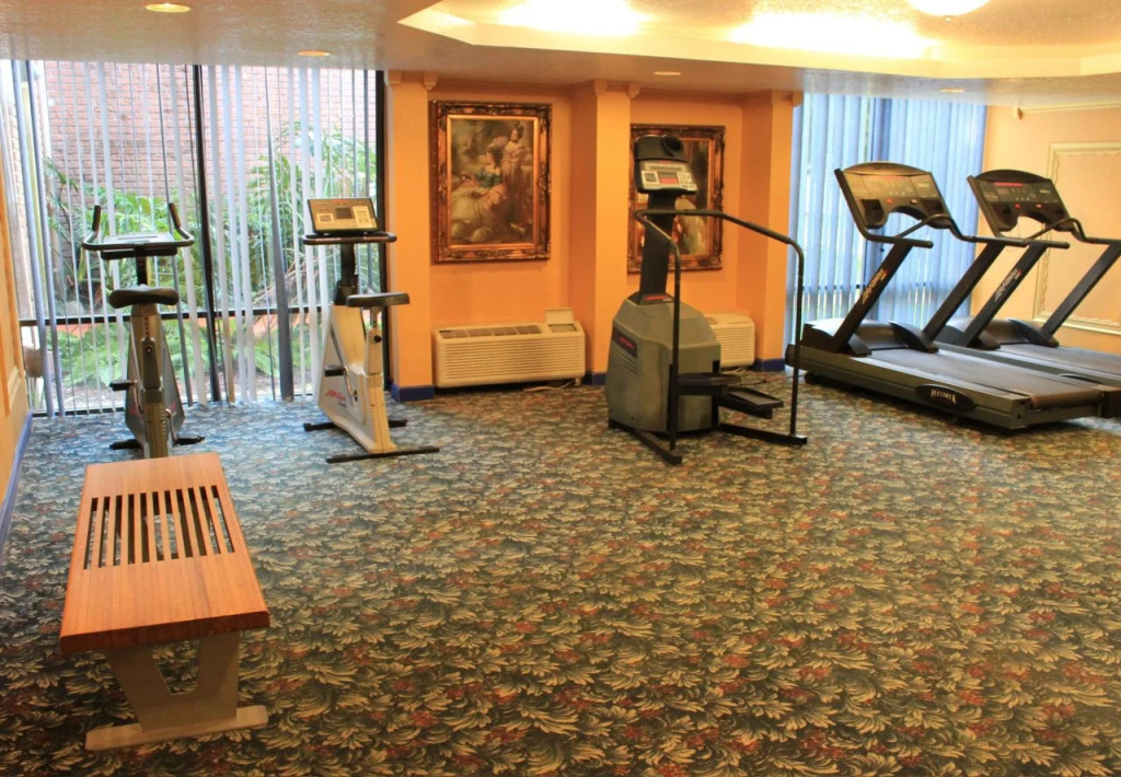 I-Drive Grand Resort & Suites