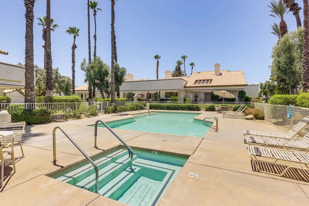 Relax Poolside! Golfers Paradise in Palm Desert