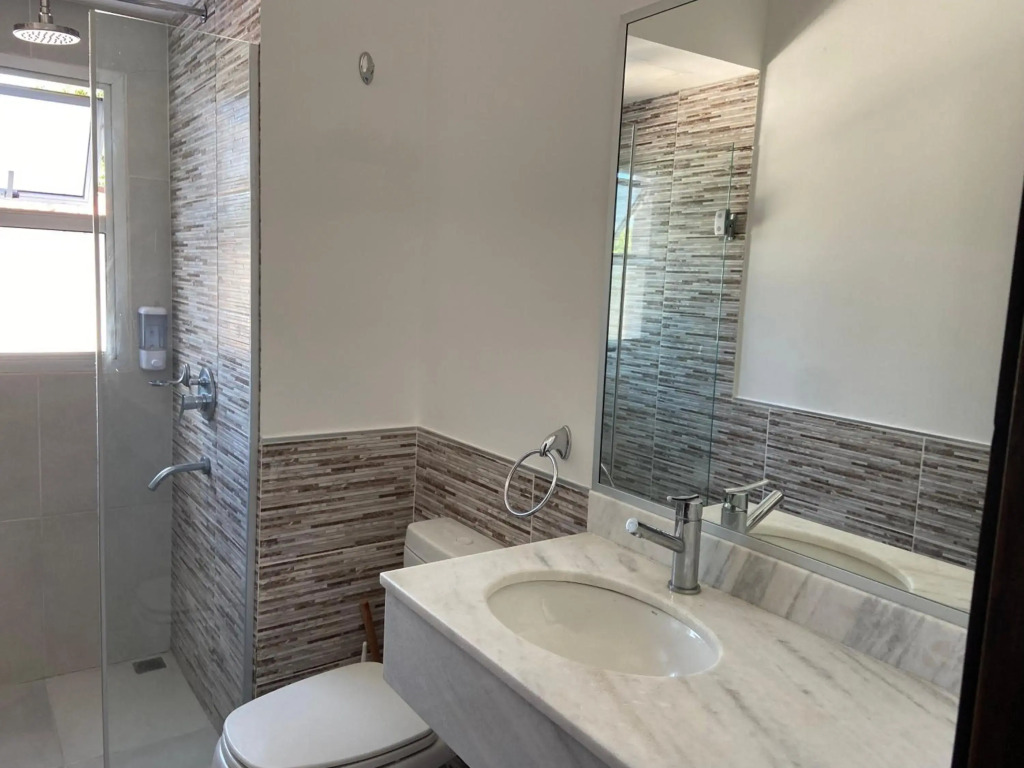 Hermoso departamento con piscina y estacionamiento
