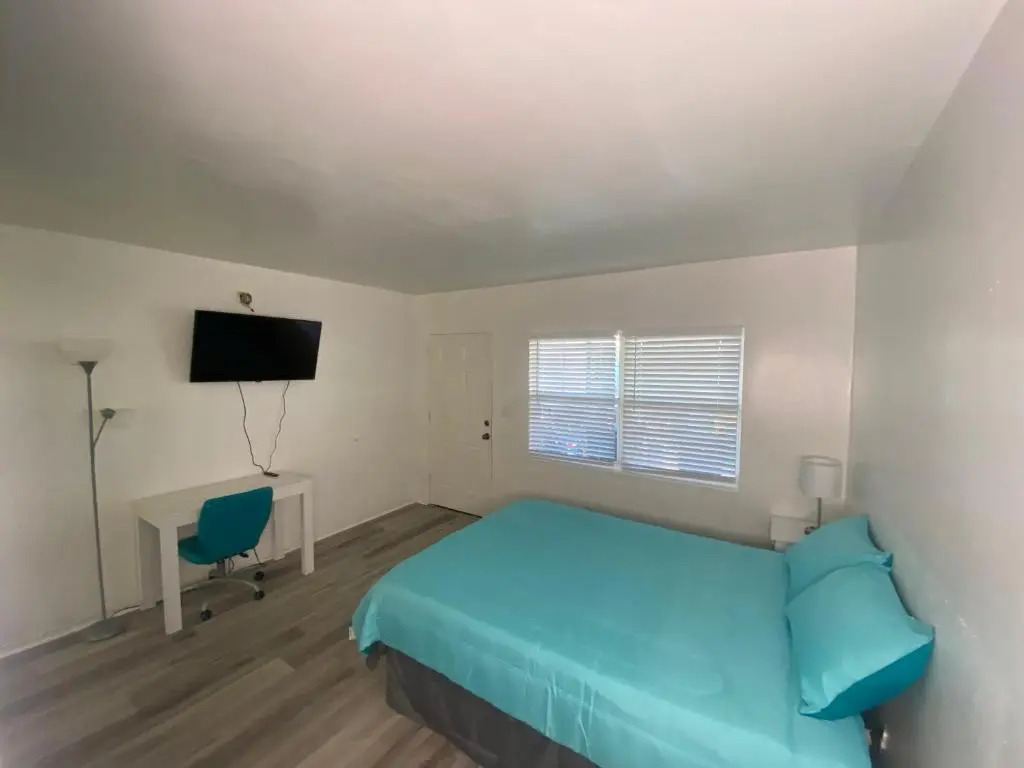Uptown Inn & Suites
