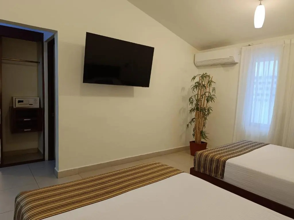 Grand City Hotel Cancun
