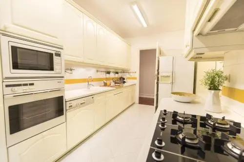 LovelyStay - Campo Pequeno Charming Apartment