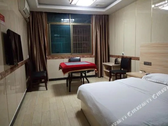 Linxiang Yujia Hotel(临湘余家宾馆)