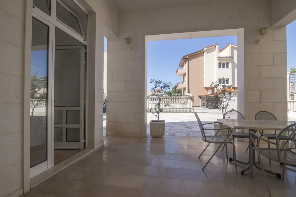 Apartments and Rooms Kapulica