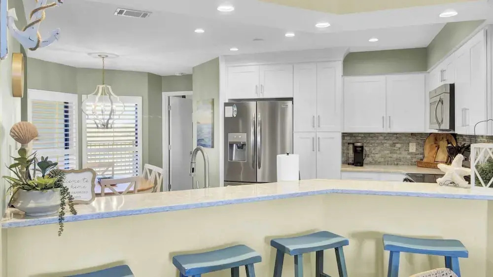402 Summerhouse by Avantstay Beachfront Condo w/ Community Pool Access