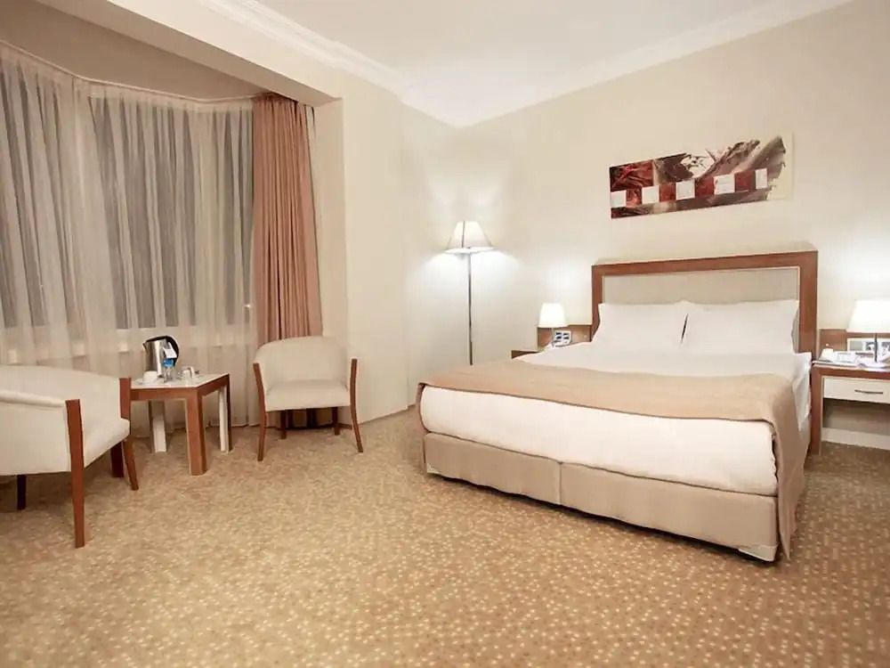 Pietra Hotel