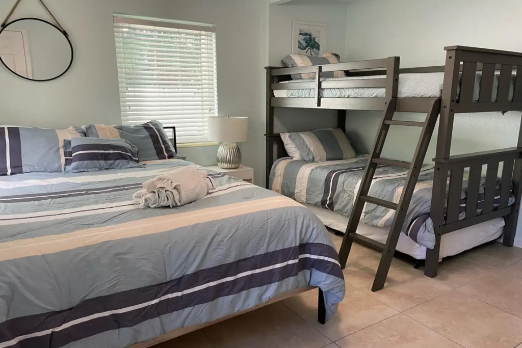 Barefoot Dreams - 201 - 76th E