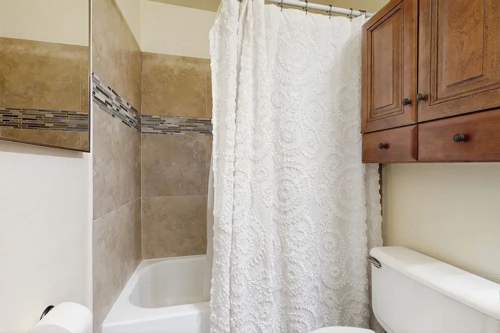 3BR Home w/ Sparkling Pool, Fire Pit