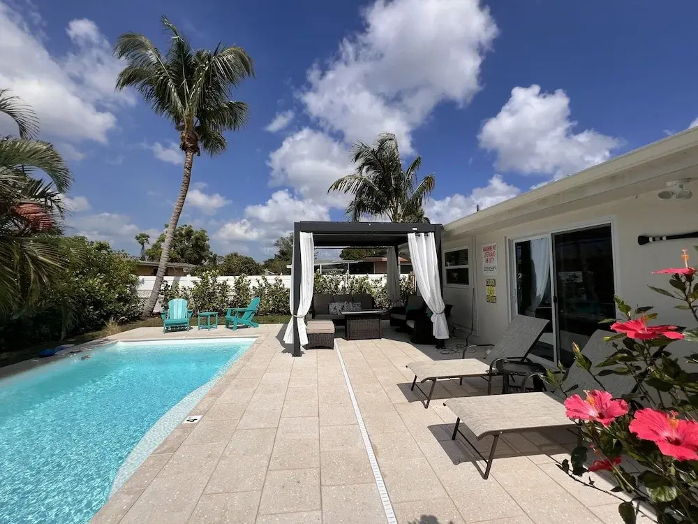 Luxury Pool Dog Friendly Central To Naples And Marco Island By Sky Run Naples 3 Bedroom Home