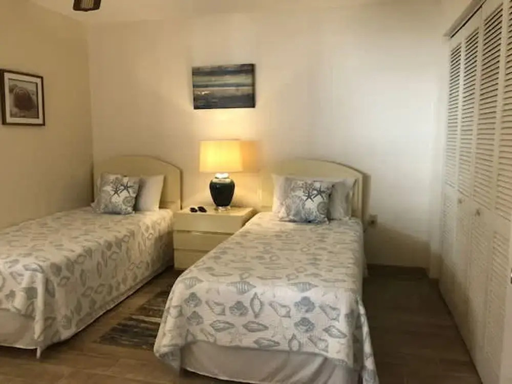 Ocean Village Club O33