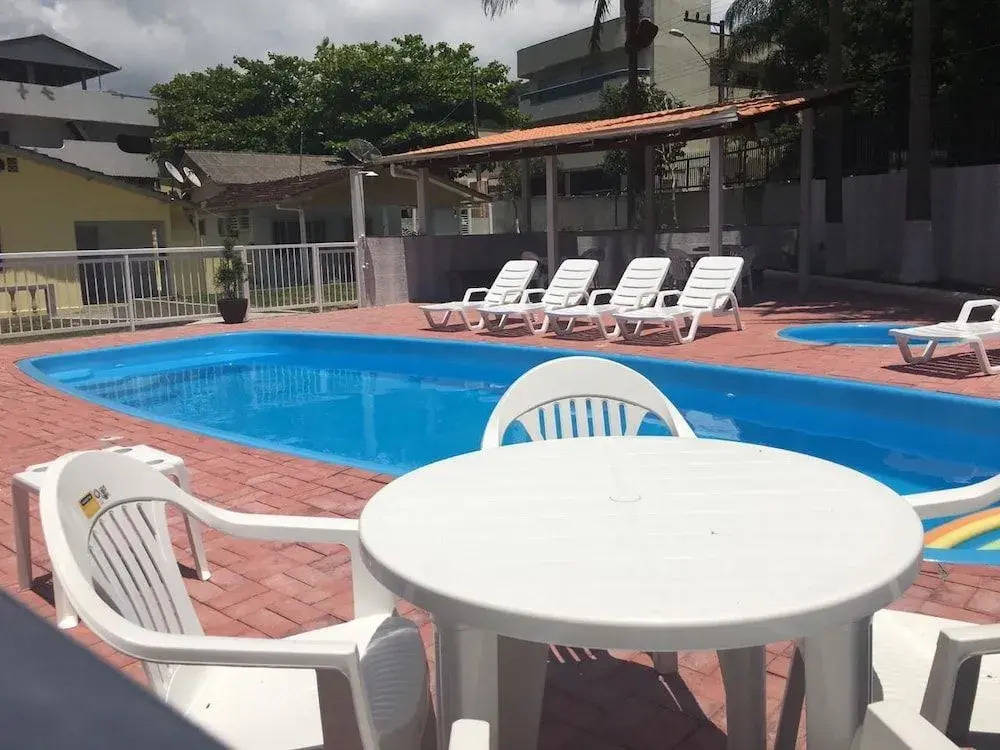 Casa 1 - Casa com piscina 10 pessoas