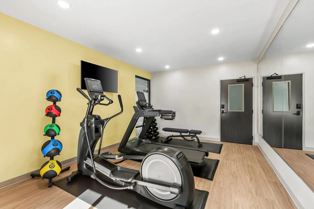 ECHO Suites Extended Stay by Wyndham Sterling