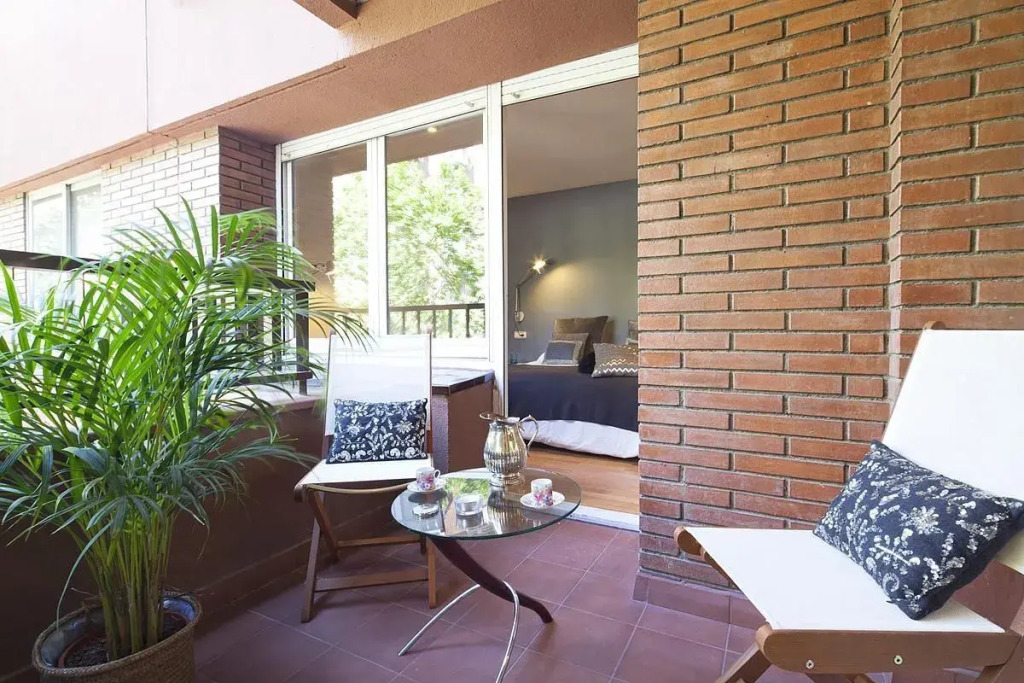 Classic Bonanova - 4 Bedroom Apartment 2nd Floor - Msb 56028