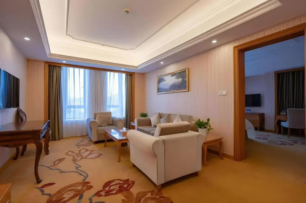 Vienna International Hotel Hangzhou Zhuantang Art School