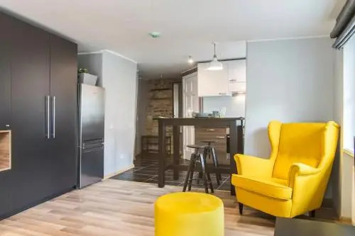 Colonel Suites & Apartments