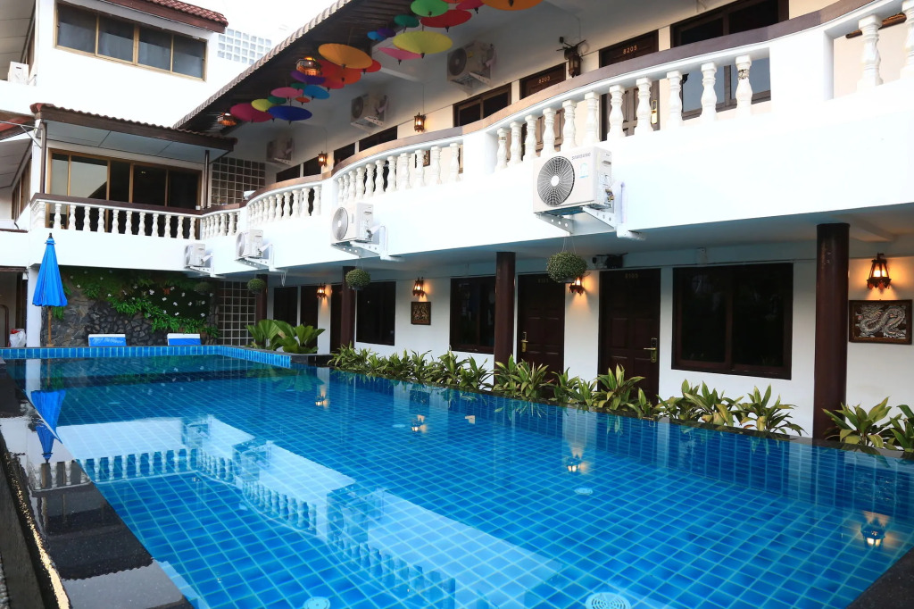 Pai Residence Chiangmai Gate