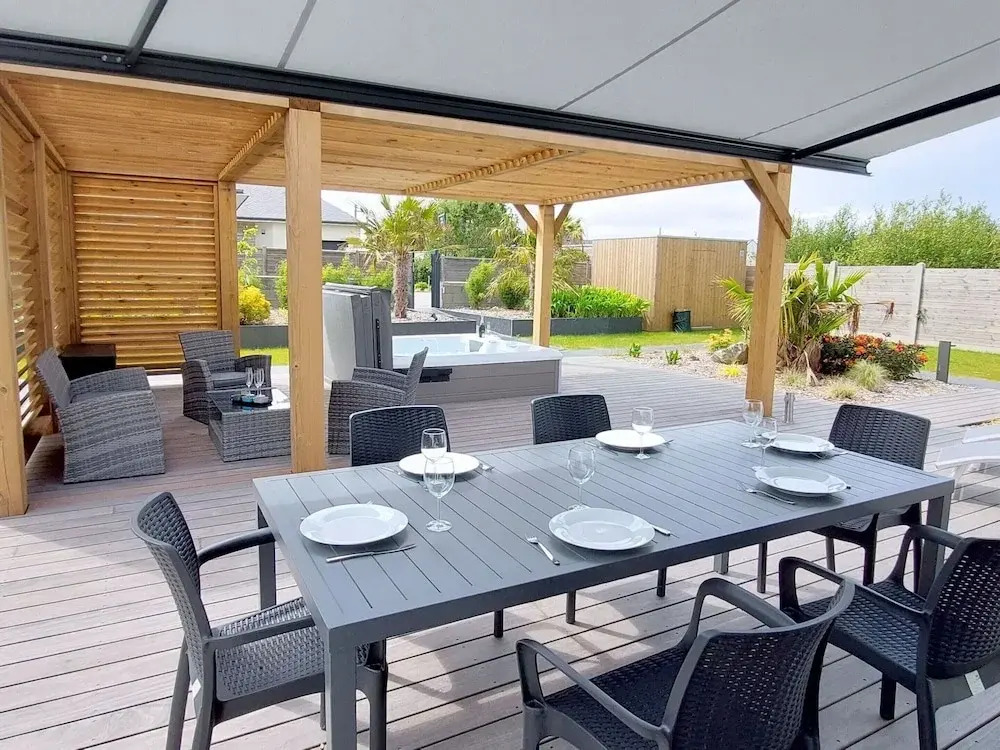 Holiday Home in Plouarzel near Sandy Beaches
