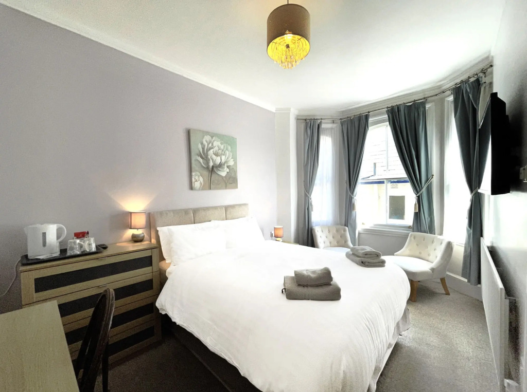 Dukes Folly Hotel