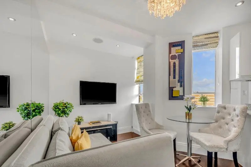 Contemporary Apartments Chelsea