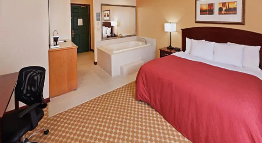 Country Inn and Suites Tulsa