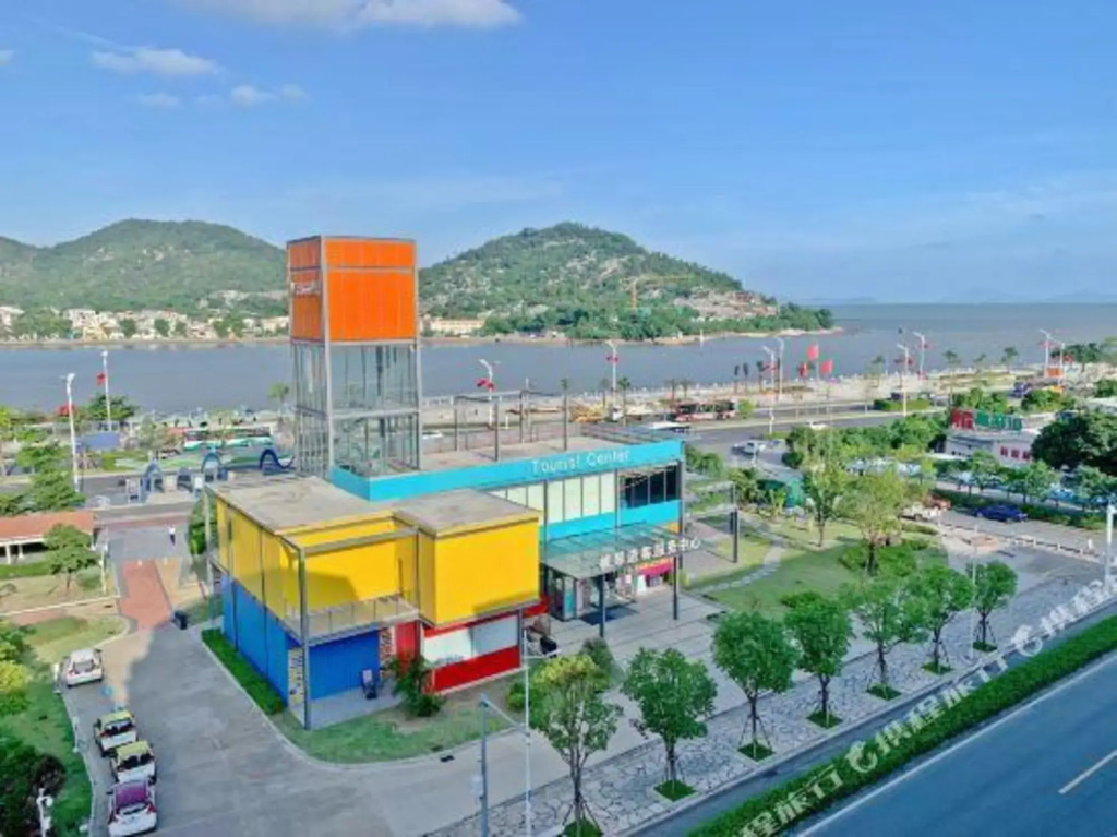 Ice and Snow Ocean Theme Apartment (Zhuhai Shenjing Ocean Kingdom)