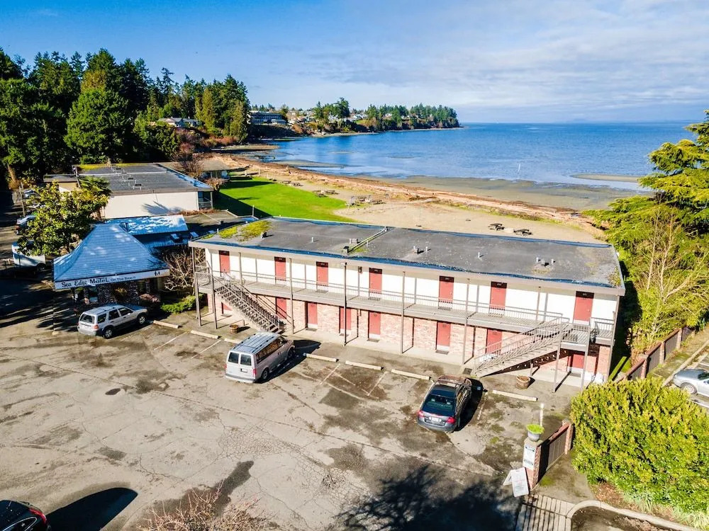 Sea Edge Beachside Hotel