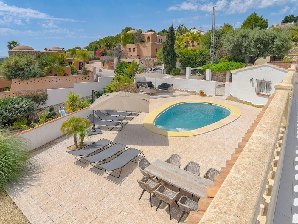 Tranquil Holiday Home in Moraira With Private Pool