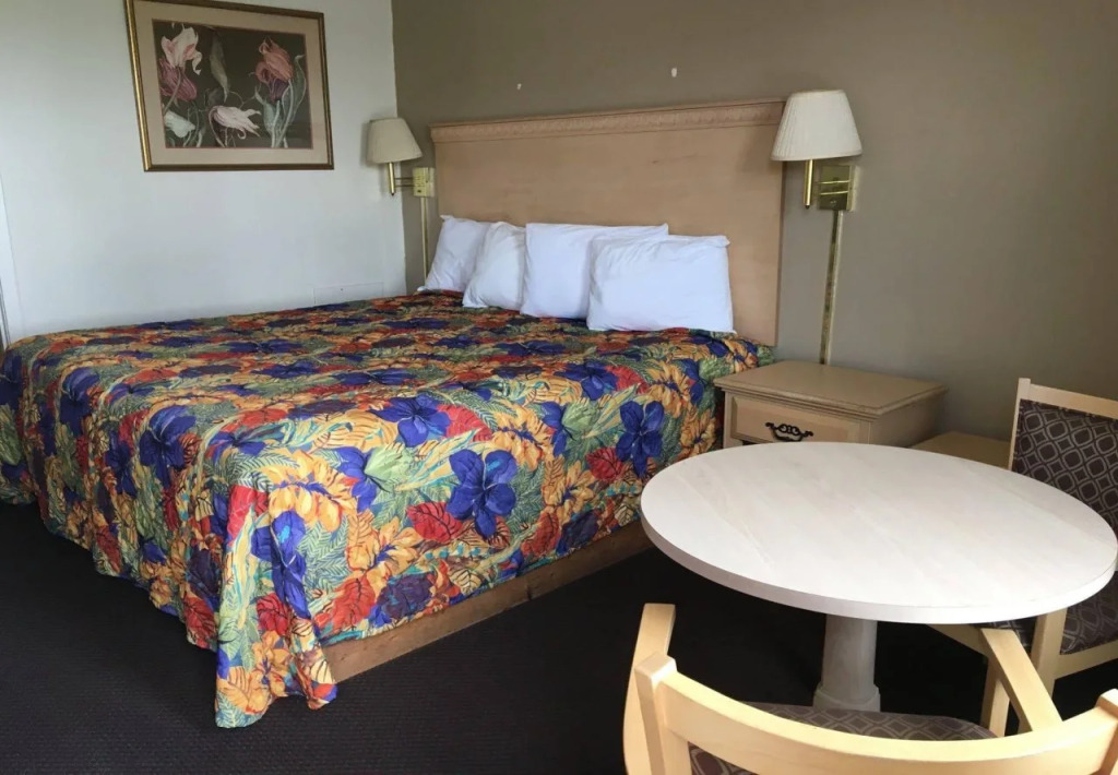 Fairway Inn