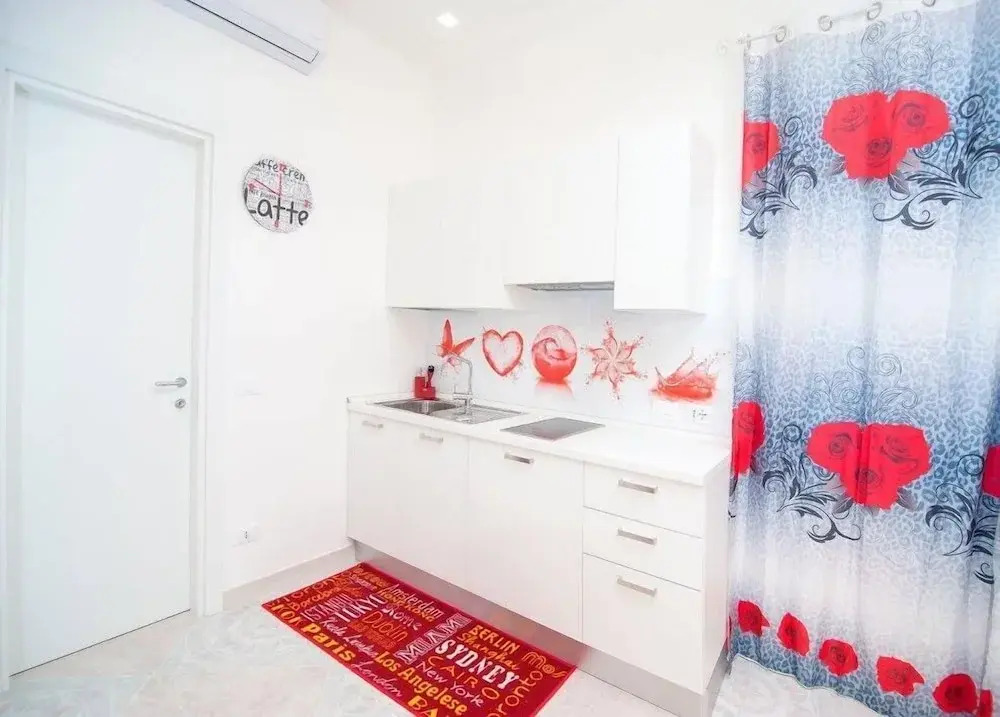 Red Rose Apartment