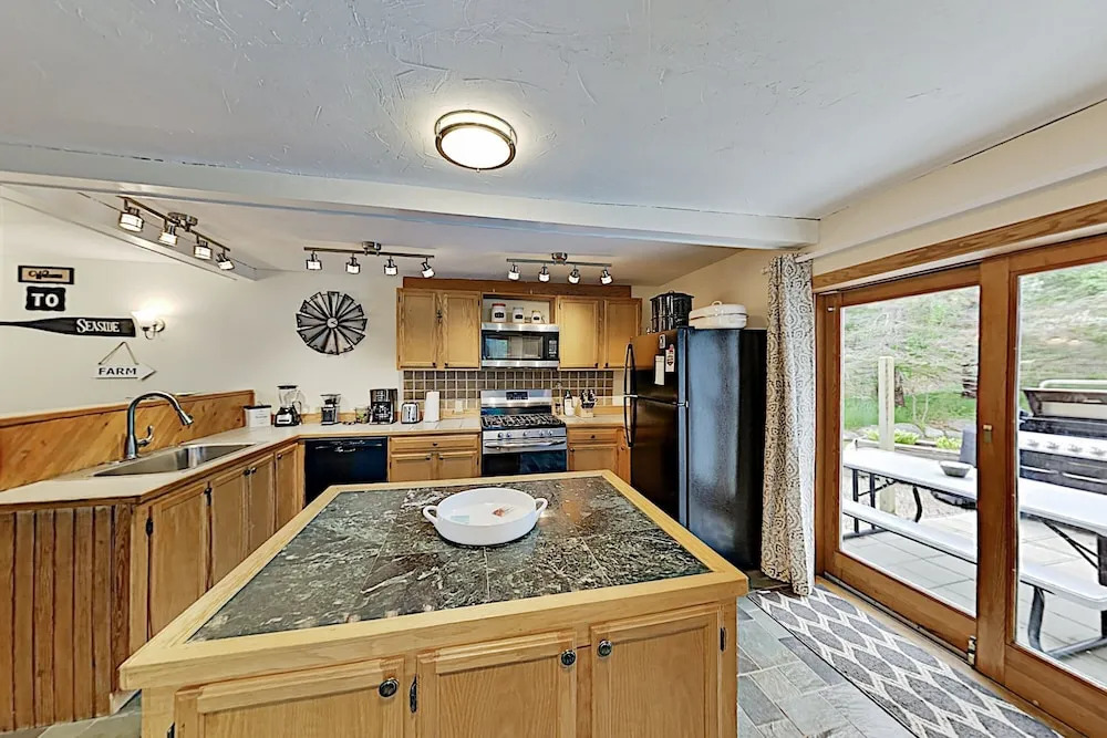 New Listing! Spacious Country W/ Water Views 4 Bedroom Home