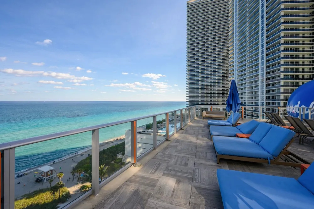 Zen 2-Bedroom Ocean View at Lyfe Resort