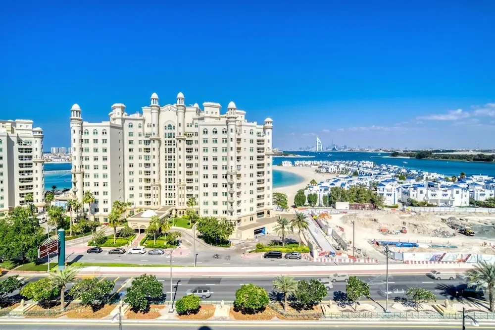 Chic Beachside 3BR Living at the Palm