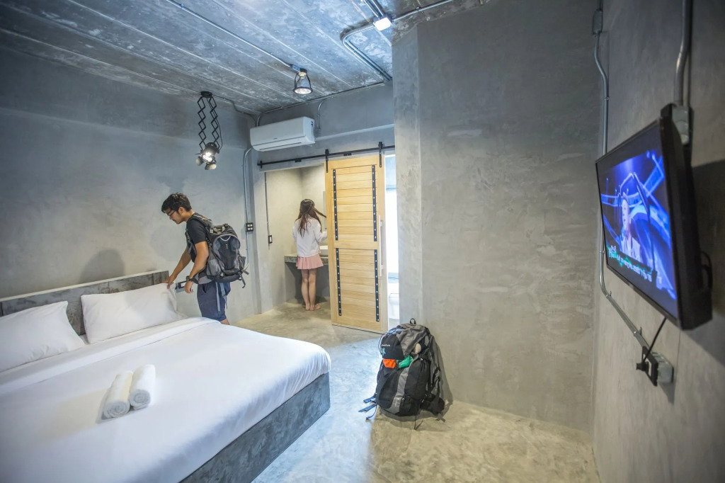UdonBackpackers Beds and cafe