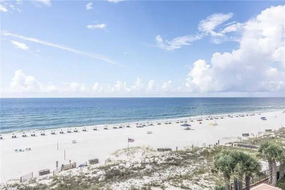 Seachase 504E - 3 Br condo by RedAwning